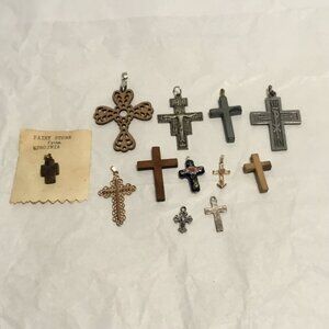 Very nice lot of 12 vintage cross pendants